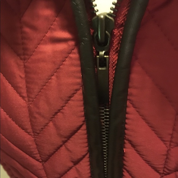 Light-weight quilted jacket with removable collar - Picture 5 of 10